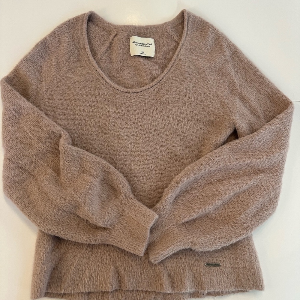 ABERCROMBIE & FITCH Pink Crew Neck Fuzzy Sweater Size XS